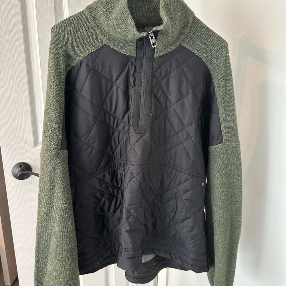 Green and Black Quilted Pullover